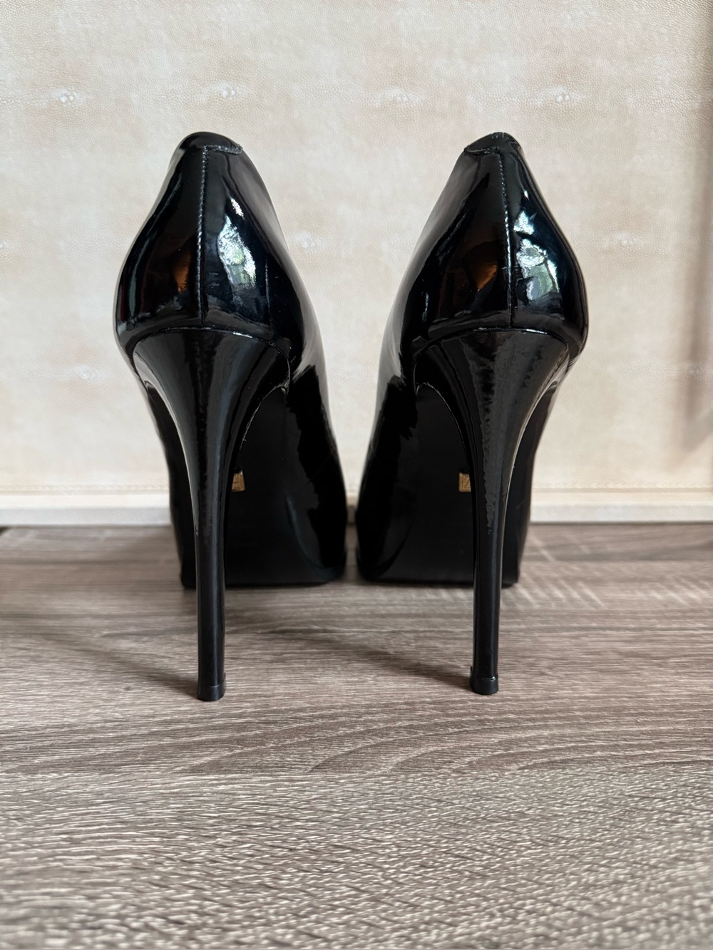 Pour La Victoire Irina Black Patent Leather Platform Pumps sz 9.5 - Picture 3 of 9